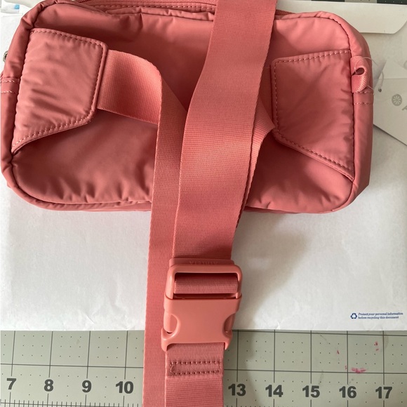 Athleta Crossbody / Belt Bag - Picture 2 of 7
